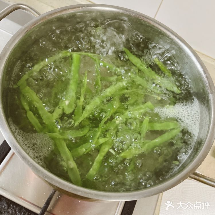 食谱-煎猪肉柚子胡椒风味意面-真中陽宙