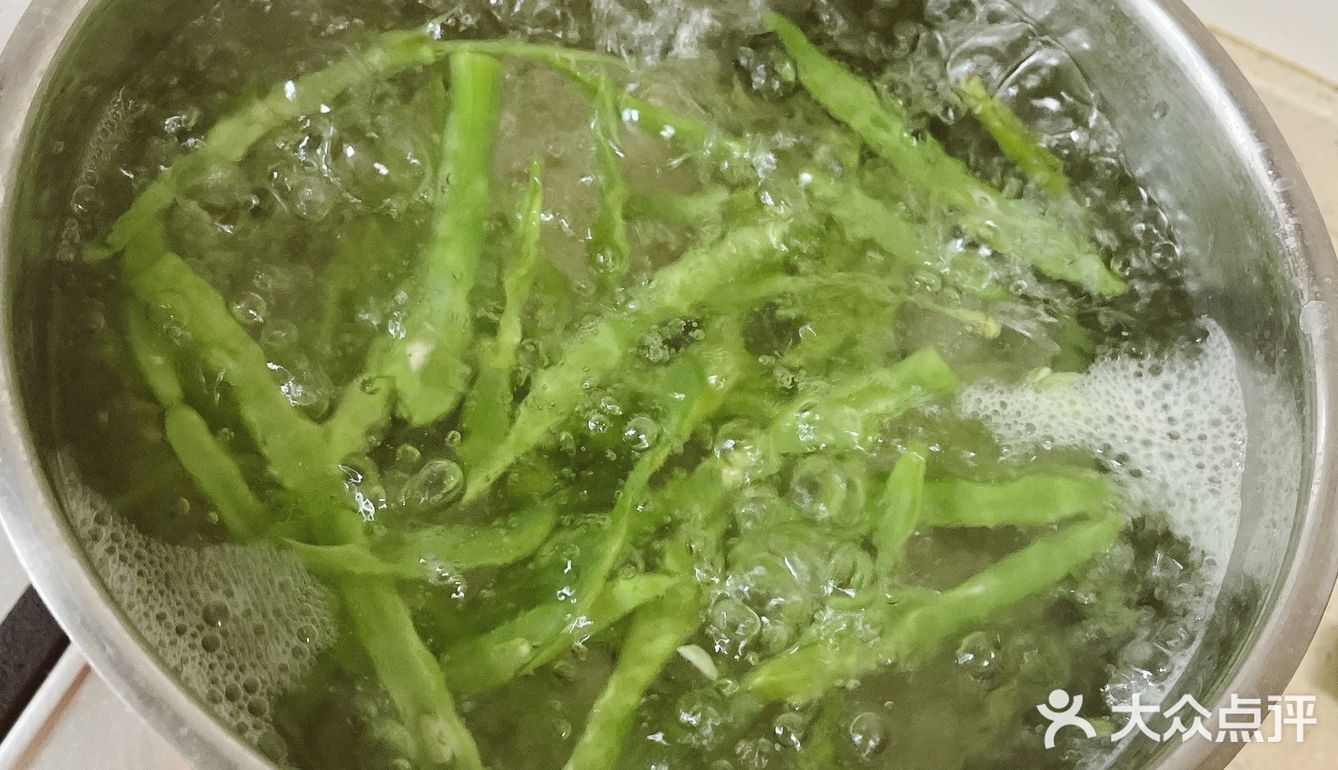 食谱-煎猪肉柚子胡椒风味意面-真中陽宙