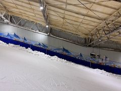 -乔波室内滑雪场