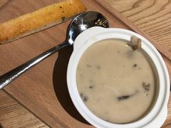 蘑菇汤-原石牛扒·约会餐厅(龙城万科里店)