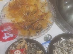 -哈尔滨烧烤·山河村铁锅炖(交大店)