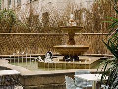 -潮一不贰·法式甜品·生日蛋糕·西式简餐(外滩店)