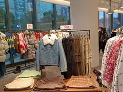-URBAN REVIVO(上海中庚漫游城店)