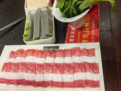 -宽板凳老灶火锅(台湾街店)