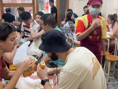 -Bánh Mì Huynh Hoa