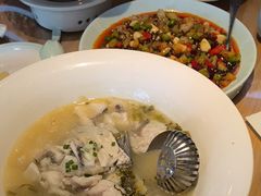 -严记小天府酸菜鱼(西四路店)