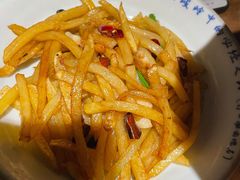 金牌土豆丝-吃饭皇帝大土家民族菜(正大广场店)