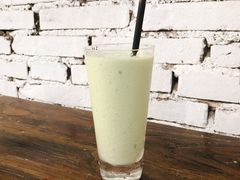牛油果奶昔-邊渡咖啡