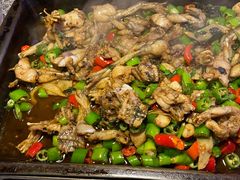 炭烧牛蛙平锅紫苏味-蘭奢雅集·江浙菜(青山江滩店)