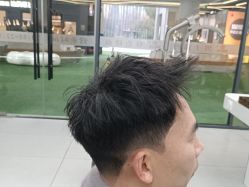 -尤司男士国潮理发馆