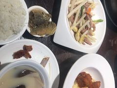 -牛头鱼庄·地道广西菜(西明店)