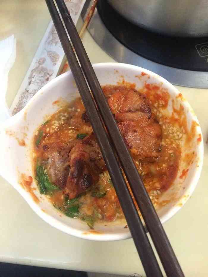 金太狼海鲜自助烤涮-"一开始并没想坐下来吃自助,看了下菜品,想.