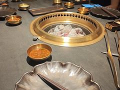 -铭牛烧肉·和牛海鲜自助(高新月牙湖店)