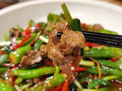 小炒黄牛肉-老滇山寨•云南特色菜•地方菜•民族风情歌舞表演(金碧店)