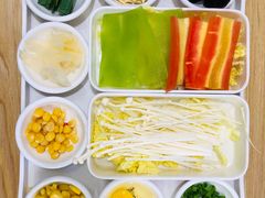 -花馬肆.云南过桥米线(汉神购物广场现场熬汤店)