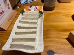 -野山舂·贵州现舂酸汤火锅(鸿通城店)