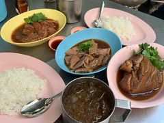 -Kha Mu Charoensang(Silom)