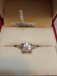 -威德钻石-克拉钻大本营(南京东路店)