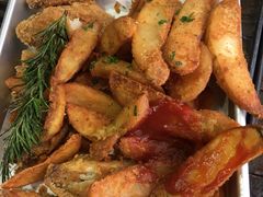 美式风味炸鸡翅配薯角-MIKAKU(万达广场上海宝山店)