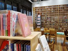 -猫的天空之城概念书店(杭州南宋御街店)