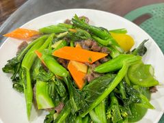 芥蓝炒牛肉-叠石海边饭店