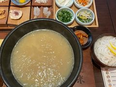 -银米·云南传统过桥米线(双廊黑金冠店)