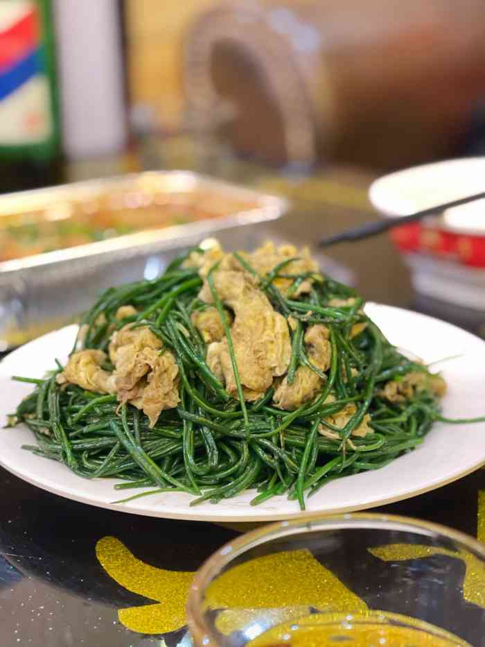 百德轩烧烤美食城(蜀都商贸城店)-"味道不错,服务热情,推荐鸡翅和羊肉