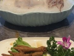 -德天肥牛海鲜火锅(城西银泰店)