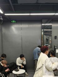 -藤野造型烫发染发