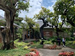 -Chom Cafe and Restaurant