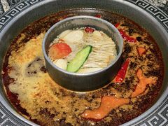 菌香鸳鸯锅-晓宇重庆火锅(大唐不夜城店)