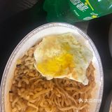 我俩煮了3包。我那份只放了半包辣酱，但是！