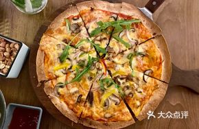 Crispy Mushroom Chicken Pizza