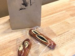 红豆碱水面包-天井·丑面包搭咖啡