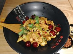 -风光老灶麻辣香锅(大成路翠微百货店)