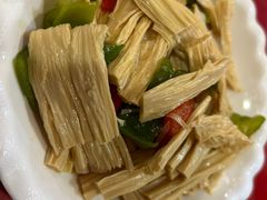 半筋半肉面-金杨拉面王小吃面馆·牛三宝面·红烧牛肉粉