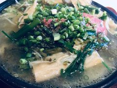 酸菜培根骨汤米线-蒙小妹骨汤饭.米线(新光路店)