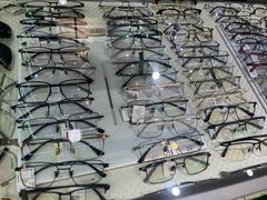 -三叶眼镜城批发市场(上海火车站店)