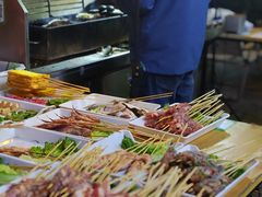 -山野的朋友露营炭火烤肉