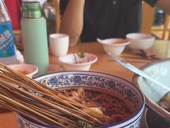 -大众跷脚牛肉馆·非遗传承单位(峨眉山店)
