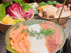 -三出山火锅(南京万象天地店)