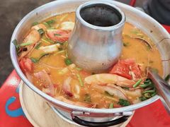 -席娜卡琳火车铁道夜市