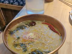 -洱火云南酸菜牛肉火锅(石景山当代商城店)