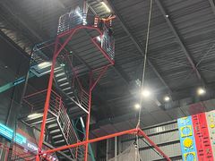-极限PLAY运动娱乐新世界·团建派对表演休闲馆·室内高空游乐园