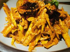敲糖棒棒鸡-辛香汇·现炒川菜(淮海路百盛店)