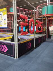 -趣玩空间蹦床乐园(临平旗舰店)