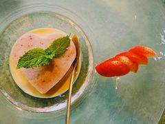 草莓奶冻-三号黄浦会Canton Table