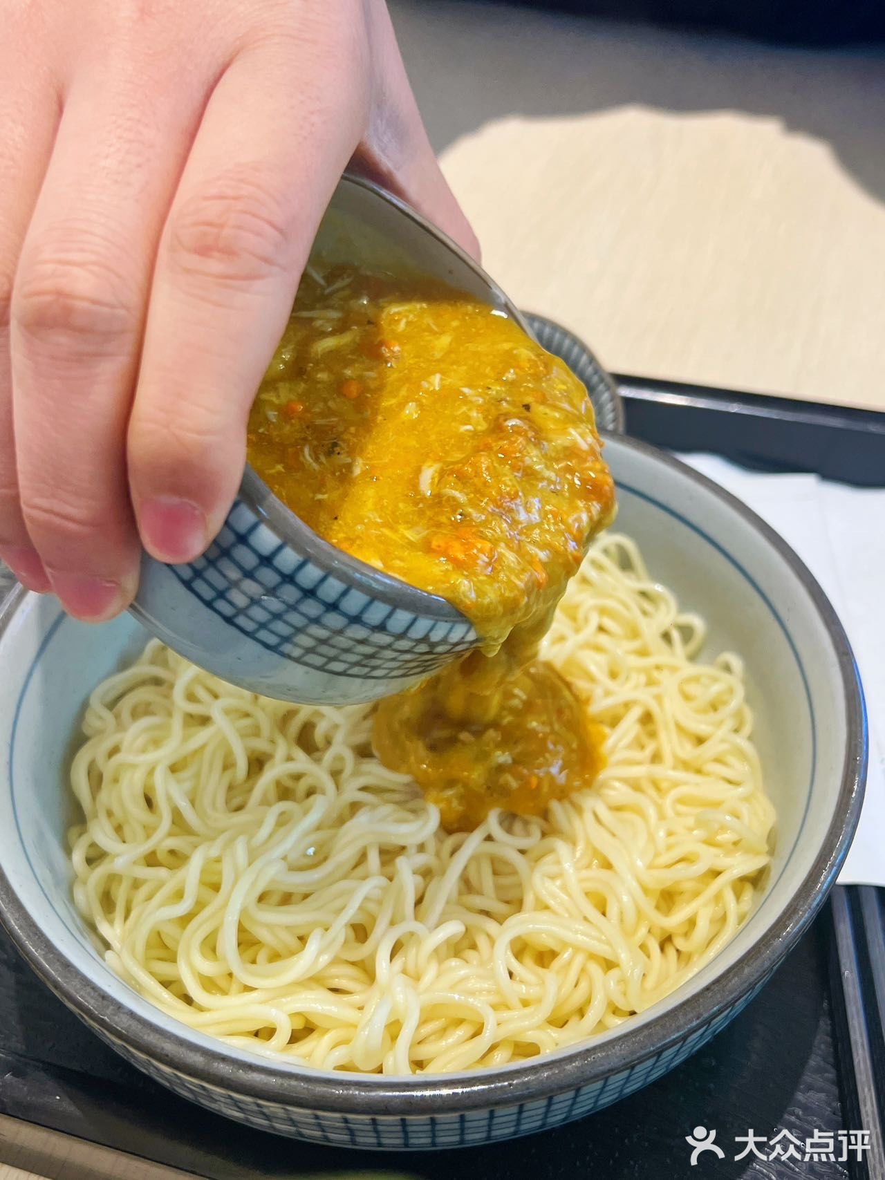 十二只螃蟹只为做一碗蟹黄捞饭