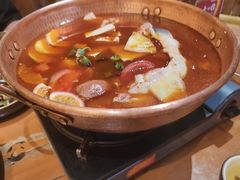 -老滇山寨•云南特色菜•地方菜•民族风情歌舞表演(金碧店)