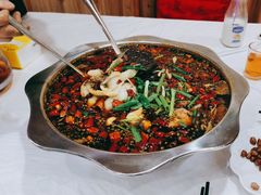 -乡土特色.冷锅鱼.牦牛肉汤锅